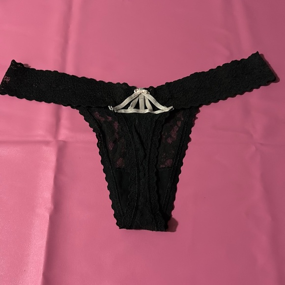 Victoria’s Secret panties - Picture 7 of 12